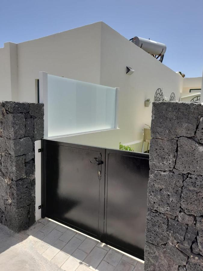Bungalow Paseo Del Mar- Playa Roca Residence Sea Front Access - Free Ac - Wifi Costa Teguise Kültér fotó